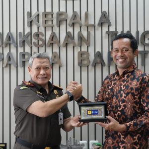General Manager PLN UIP MPA, I Gede Adhi Wiratma Kepala Kejaksaan Tinggi Papua, M. Syarifuddin, S.H., M.H