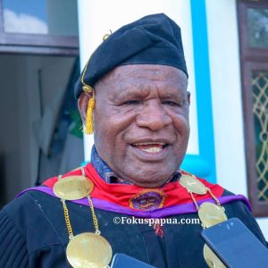 Pendeta Umas Tabuni Nahkodai STT Baptis Papua