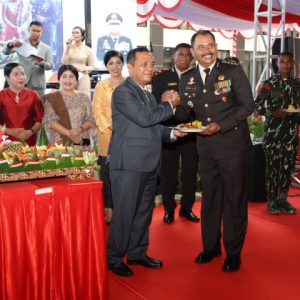 Hari Bhayangkara ke-79, Pj Gubernur Papua Ramses Limbong hadir di Mapolda Papua