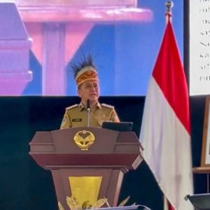 Pj Gubernur Papua Agus Fatoni saat menjadi pembicara pada kuliah umum di Universitas Cenderawasih (Uncen)