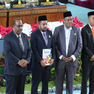 Rapat Paripurna DPR Papua dengan agenda penyerahan Laporan Keterangan Pertanggungjawaban (LKPJ) Kepala Daerah Tahun 2024, Selasa (15/4/2025).