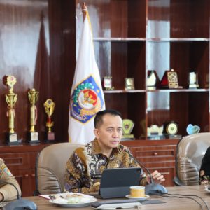 Pj Gubernur Papua Agus Fatoni menggelar rapat setelah di lantik di Jakarta