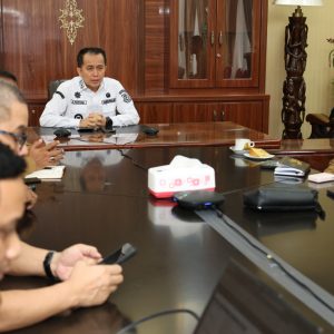 mengikuti Rapat Koordinasi Pengendalian Inflasi Daerah yang dipimpin Menteri Dalam Negeri (Mendagri), Muhammad Tito Karnavian, secara daring, di Jayapura, Selasa (2/9/2025).