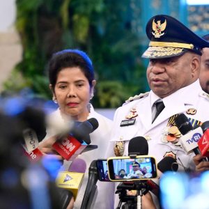 Gubernur Papua Matius D. Fakhiri