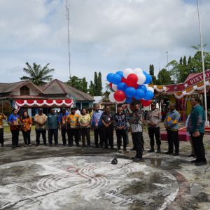 Memperingati Hari Desa Nasional 2026 tingkat Provinsi Papua di Kampung Skouw Yambe, Muara Tami (15/1). Pemerintah Provinsi Papua kembali menegaskan komitmennya menjadikan kampung sebagai fondasi utama kemajuan daerah.