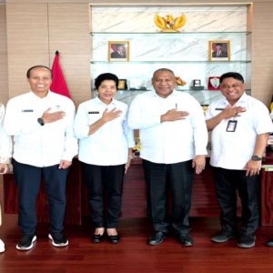 Wagub Papua Aryoko Rumaropen bersama Billy Mambrasar dkk dari KEPP Otsus Papua bahas sinkronisasi program prioritas nasional di Bumi Cendrawasih.