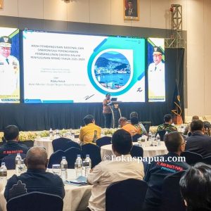 Wamendagri Ribka Haluk saat memberikan arahan pada Musrenbang RPJMD Provinsi Papua