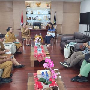 Pemprov Papua dan Pemerintah Kanada berkomitmen pastikan program perlindungan perempuan dan anak di Bumi Cendrawasih berjalan maksimal. Melalui koordinasi lintas OPD, dukungan internasional ini diarahkan untuk memperkuat keamanan sosial masyarakat Papua.