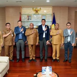 Sinergi Pemprov Papua dan BRI siap kucurkan dukungan bagi usaha mikro dan sektor perikanan unggulan. Gubernur Matius Fakhiri pastikan perbankan jadi mitra strategis untuk mencetak pengusaha lokal yang mandiri dan berdaya saing.