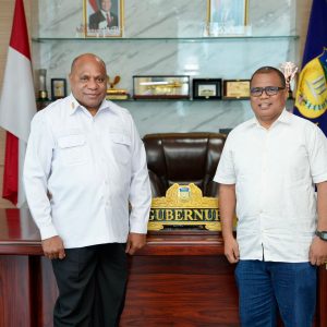 Gubernur Papua, Matius D. Fakhiri, bersama Juru Bicara, Dr. Muhammad Rifai Darus