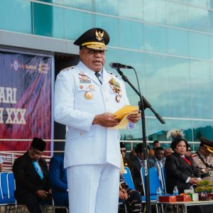 Pimpin Upacara HUT Otda ke-30, Gubernur Fakhiri Ajak Pemda di Papua Pangkas Ketergantungan Pusat