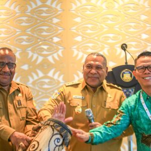 Dibuka oleh Wagub Papua Aryoko Rumaropen di Jayapura hari ini (4/5/2026), peringatan tahun ini mengusung tema penting tentang peran pers dalam mewujudkan perdamaian dan keadilan.