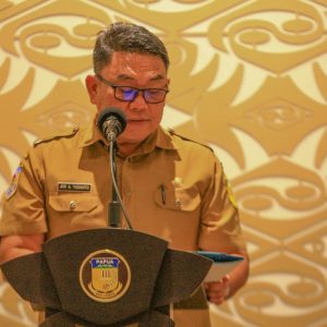 Kepala Dinas Komunikasi dan Informatika Provinsi Papua, Jeri Agus Yudianto, saat membacakan sambutan tertulis Gubernur Papua pada penutupan World Press Freedom Day (WPFD) 2026 di Jayapura, Selasa (5/5/2026).