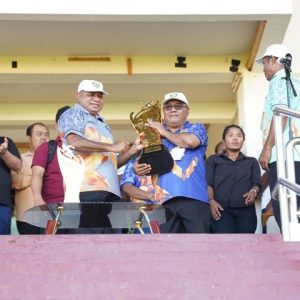 Gubernur Papua, Matius D. Fakhiri, resmi membuka Kejuaraan Daerah (Kejurda) Atletik Piala Gubernur Papua 2026 di Stadion Mandala, Jayapura (18/6).