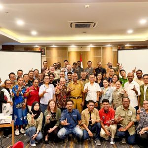 Pelatihan intensif Nature-based Solutions (NbS) dan Ecosystem-based Adaptation (EbA) yang diselenggarakan oleh WWF-Indonesia di Hotel Horison Sentani, Jayapura, Kamis (4/6/2026). Pelatihan lintas sektor yang menghadirkan pakar global dari WWF-US dan WWF Finland ini berkomitmen memperkuat kapasitas pemangku kepentingan dalam menghadapi krisis iklim melalui pendekatan kearifan lokal di Tanah Papua. (Foto: Dok. WWF-Indonesia)