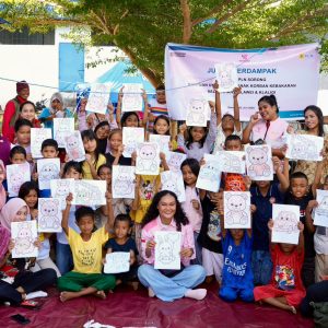 Tawa dan Warna Ceria Kembali Hadir, Srikandi PLN Hibur Anak-Anak Korban Kebakaran di Sorong