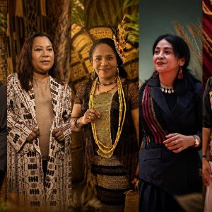 Sebanyak lima desainer Papua dipastikan berkolaborasi dalam panggung ini, yaitu: Agusta Bunai (Wamena, Kabupaten Jayawijaya) Pretty Syul Rogi (Wamena, Kabupaten Jayawijaya) Margaretha Uktolseya (Wamena, Kabupaten Jayawijaya) Lusi Umbora (Kota Jayapura) Alfianty Mandosir (Kota Jayapura)