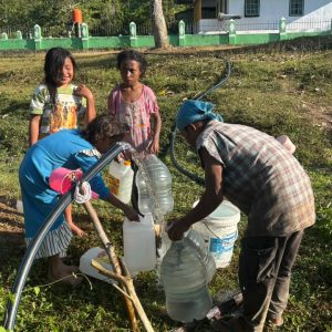 Kemarau Panjang Tak Menghentikan Air di Madak: Warga dan PLN Jaga Warisan untuk Anak Cucu